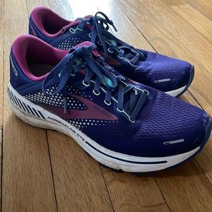 Brooks Adrenaline GTS 22 Size 10